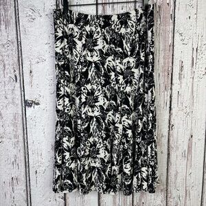 Chico’s Travelers‎ 3 | XL Black White Floral Print Stretchy Slinky Skirt Elastic